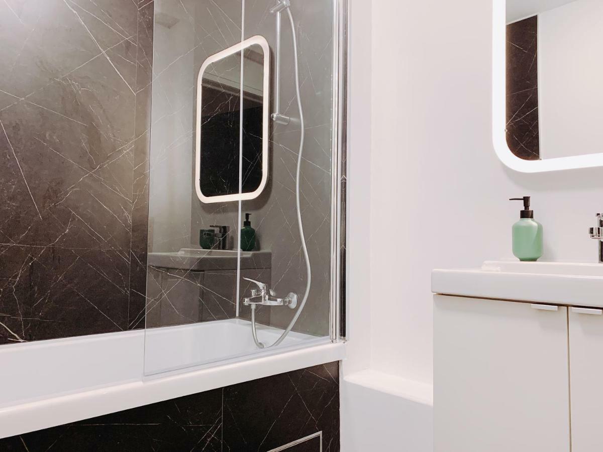 Luxury Apart' Mons City Center With Terrace Apartment Ngoại thất bức ảnh